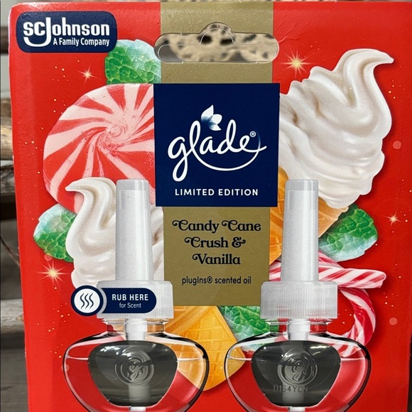 NEW Glade Limited Edition Candy Cane Crush & Vanilla Refills- 2 Pack - Picture 3 of 4